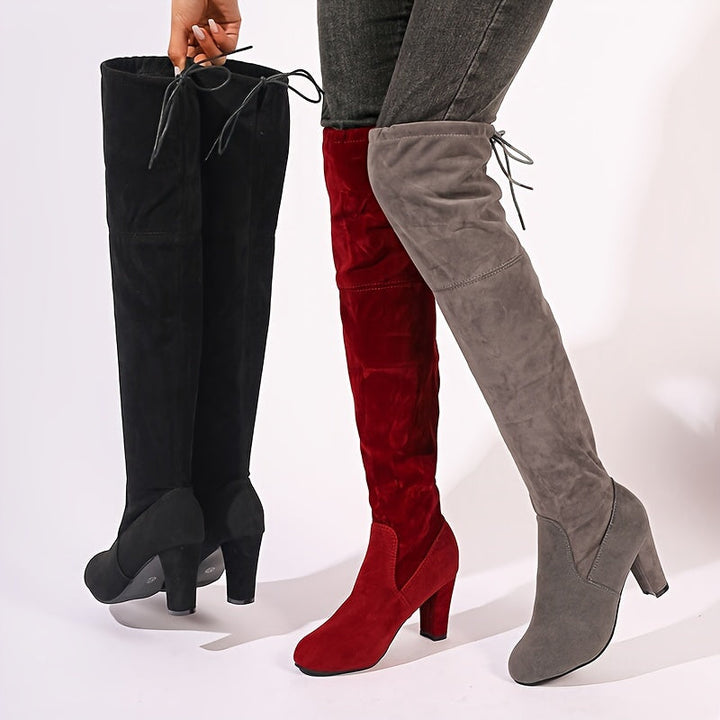 Damen Overknee Stiefel mit Blockabsatz und Rückenschnürung | Hohe Stiefel über dem Knie mit runder Spitze für Alltag und Freizeit