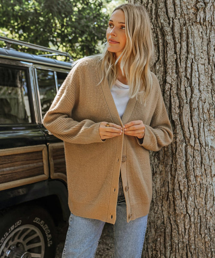 Damen Kaschmir-Cardigan mit V-Ausschnitt | Oversized Strickjacke aus 100 % Kaschmir mit Knopfleiste und gerippten Bündchen