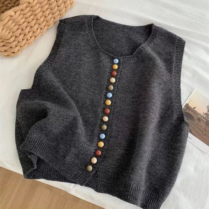 Damen Strickweste mit bunten Knöpfen | Ärmellose Strickjacke mit Rundhalsausschnitt, weicher Strickstruktur und lockerer Passform