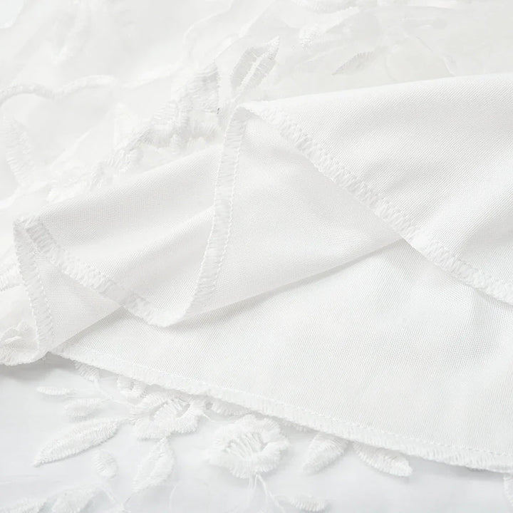 Robe mini blanche pour femme avec décolleté en V profond &amp; bretelles spaghetti réglables | Cintrée | Ourlet asymétrique | Été &amp; vacances