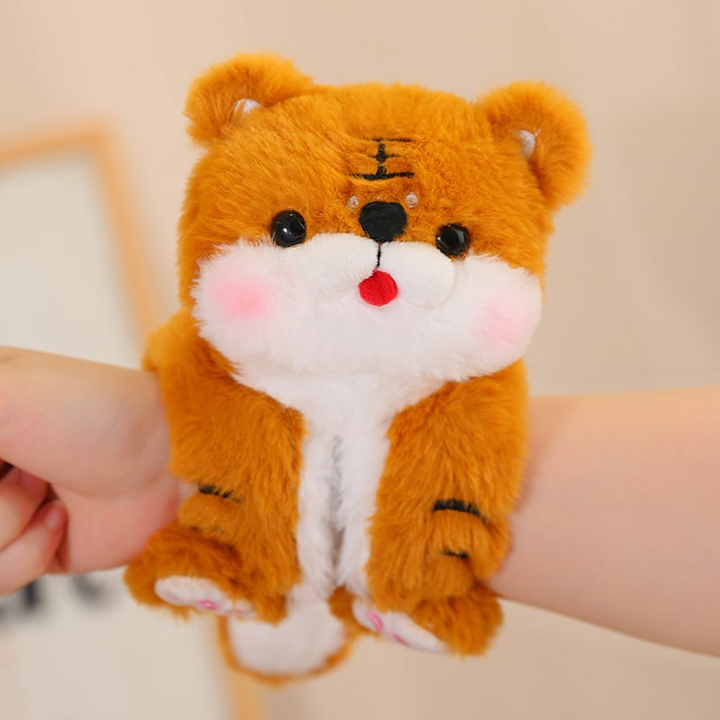 Plüsch Schnapp-Armband mit Cartoonfigur | Weiches Stoffarmband | Lustiges Kinderaccessoire | CharmeManschette