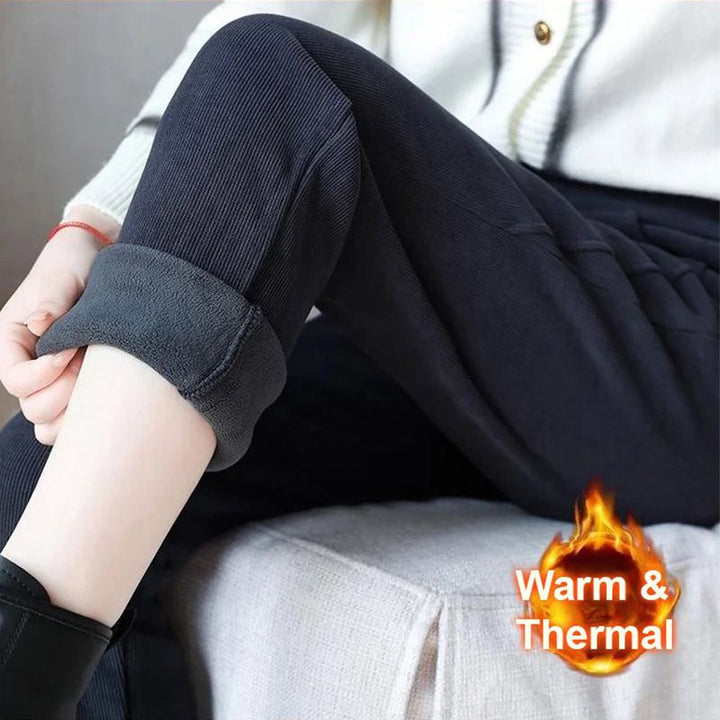 Damen Cordhose mit Fleecefutter | Hoch geschnittene Winterhose mit Taschen und leicht elastischer Passform