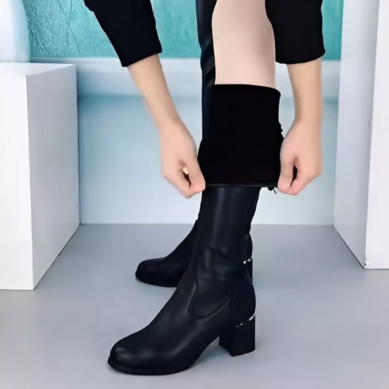 Damen Overknee-Stiefel mit Stretchschaft | Oberschenkelhohe Stiefel mit seitlichem Reißverschluss, Schnallendetail und 5 cm Absatz Beschreibung (HTML):