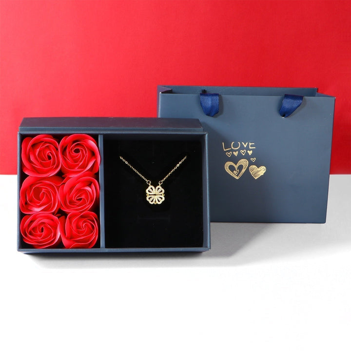 Collier chanceux en diamants Luxe 2024