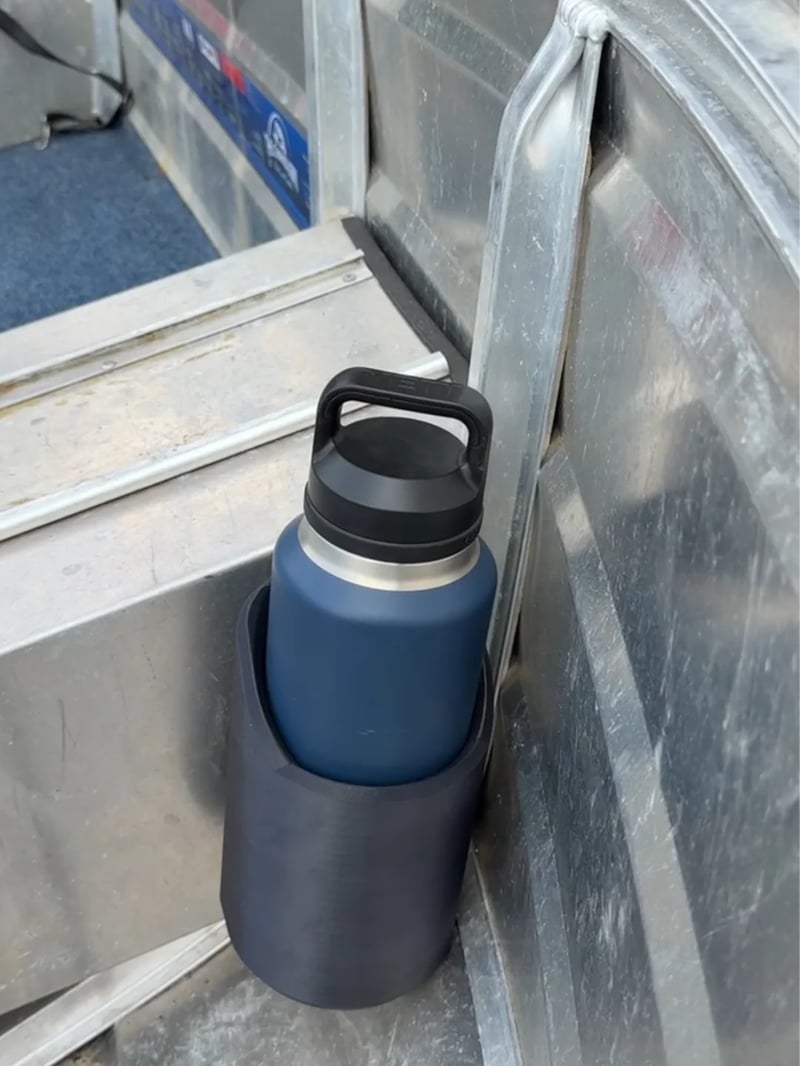 Magnetic bottle holder | Strong grip &amp; noise-free storage | 3D printed &amp; UV resistant | For workshop, car &amp; gym