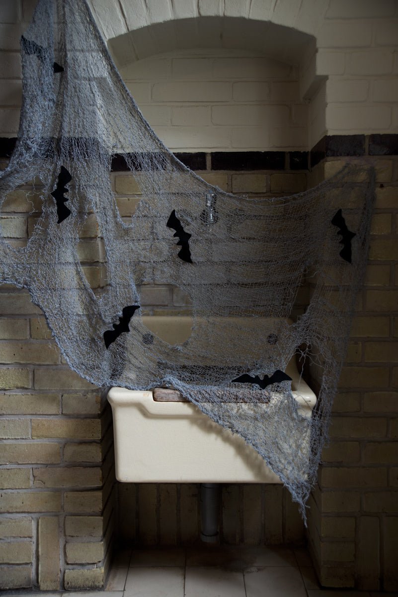 Halloween Netz mit Fledermäusen 150 × 75 cm | Graues Dekonetz aus Polyester für Halloween- und Mottopartys