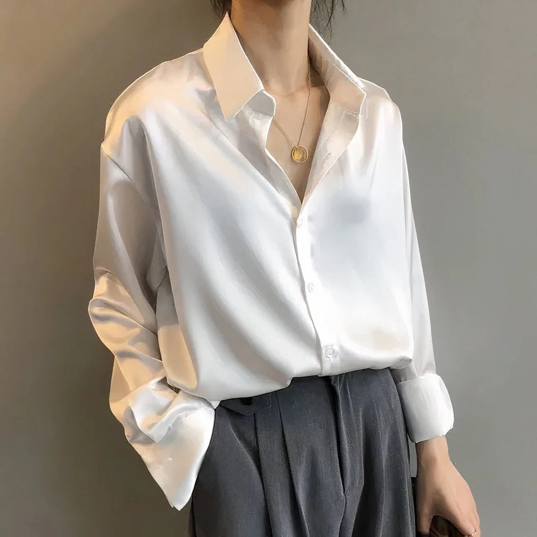 Damen Satinbluse mit Hemdkragen | Elegante Langarmbluse in Salbeigrün mit Knopfleiste, Manschetten und leicht tailliertem Schnitt