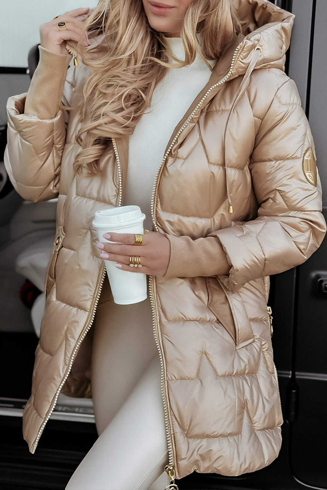 Damen Steppjacke lang mit Kapuze und Kordelzug | Winterjacke mit Reißverschluss und Seitentaschen für Herbst und Alltag