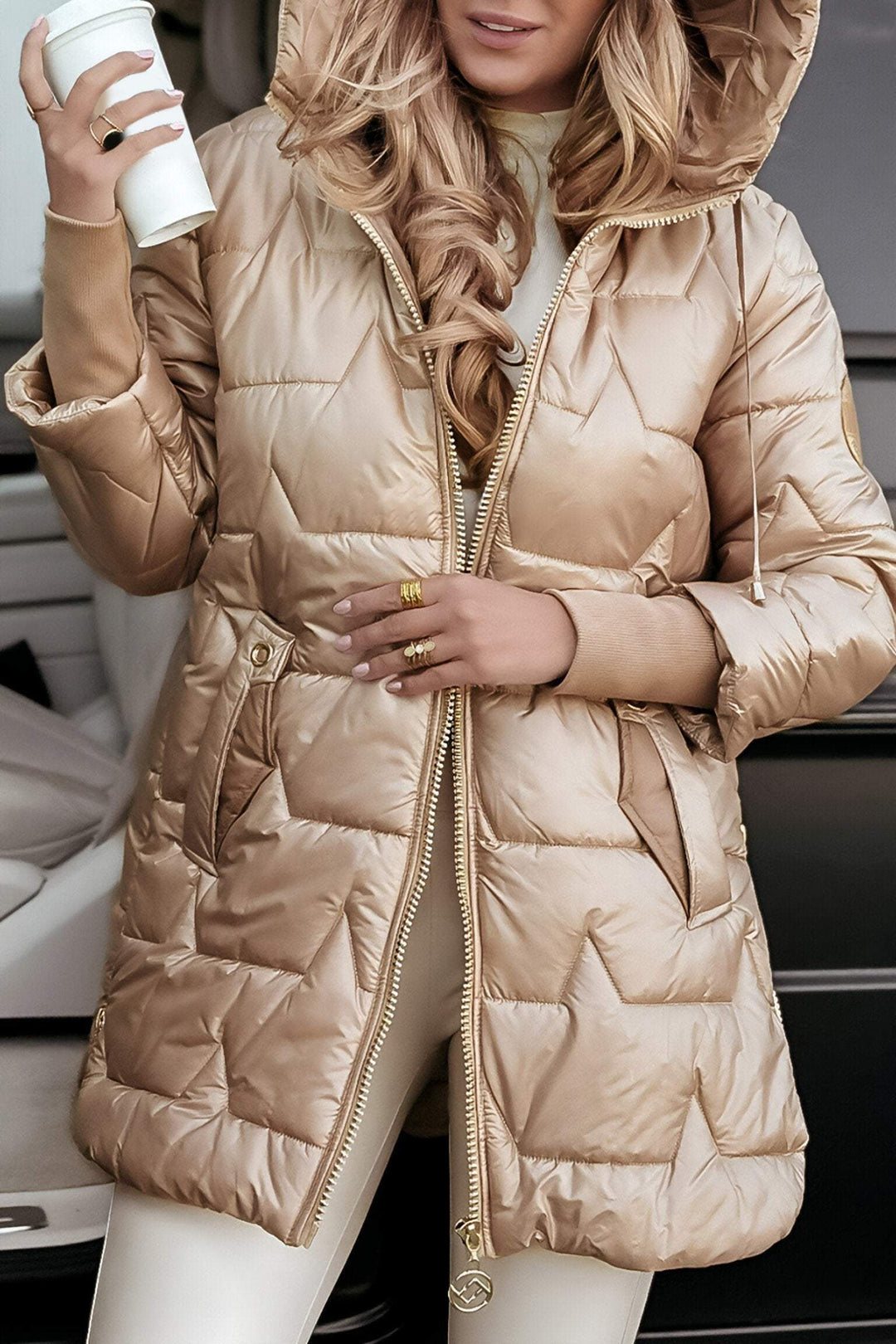 Damen Steppjacke lang mit Kapuze und Kordelzug | Winterjacke mit Reißverschluss und Seitentaschen für Herbst und Alltag