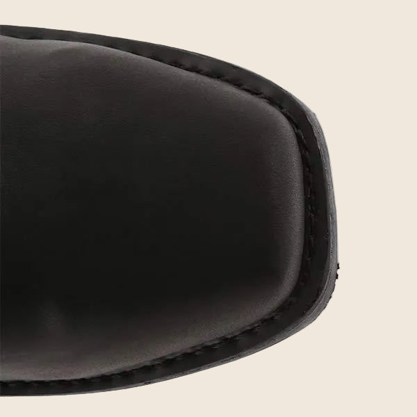 Damen Bikerstiefel aus echtem Vollnarbenleder | Mittelhohe Lederstiefel mit Zierriemen, Nieten, Gummisohle und stabilem Absatz