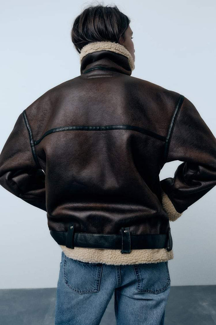 Damen Winterjacke kurz und gefüttert | Wasserabweisende Jacke mit wärmender Isolierung für kalte Tage und Alltag