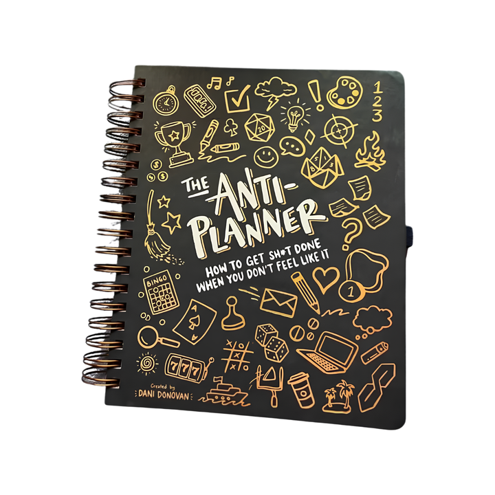 Anti-Planer Arbeitsbuch gegen Prokrastination | 165+ Strategien für Fokus &amp; Umsetzung | Undatiert, vollfarbig | 328 Seiten (25×22,9 cm)