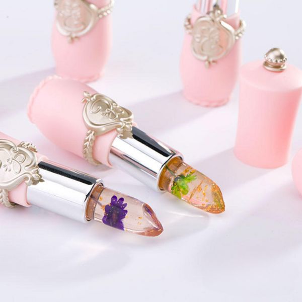 Lip balm with pH reaction | Instantly soft, cared-for lips | Long-lasting moisture &amp; protective barrier | With fragrance