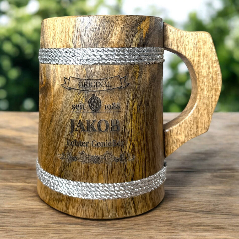 Personalisierter Bierkrug | Holz Bierkrug mit Gravur, Wunschtext oder Grafik in 500 ml oder 700 ml