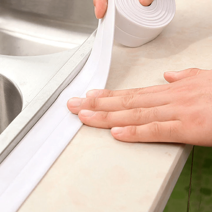 Selbstklebender Dichtungsstreifen | Wasserdicht, schimmelresistent &amp; flexibel | Einfach zuschneidbar für Bad, Küche &amp; Haushalt