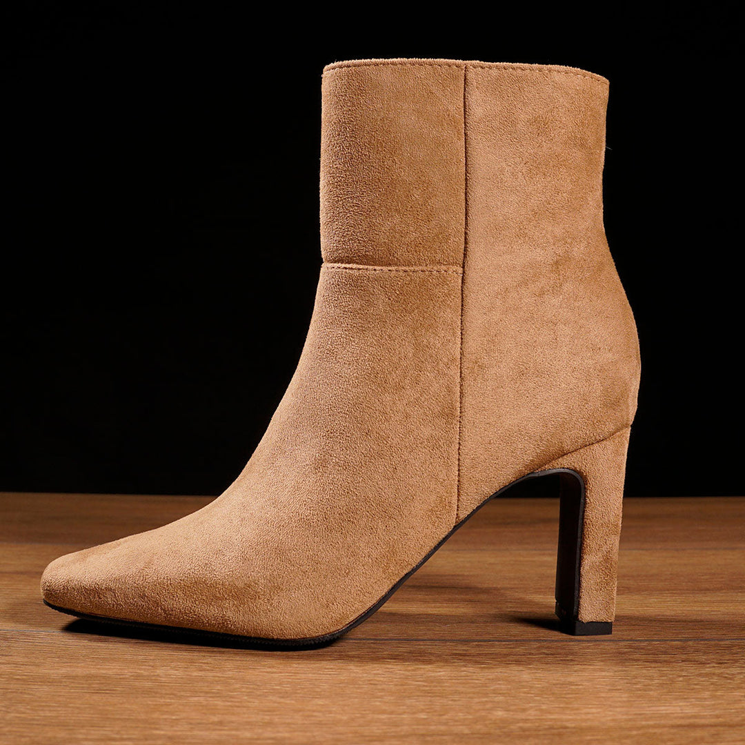 Damen Trachtenstiefelette Beige | Feminine Stiefelette mit spitzer Form und Absatz