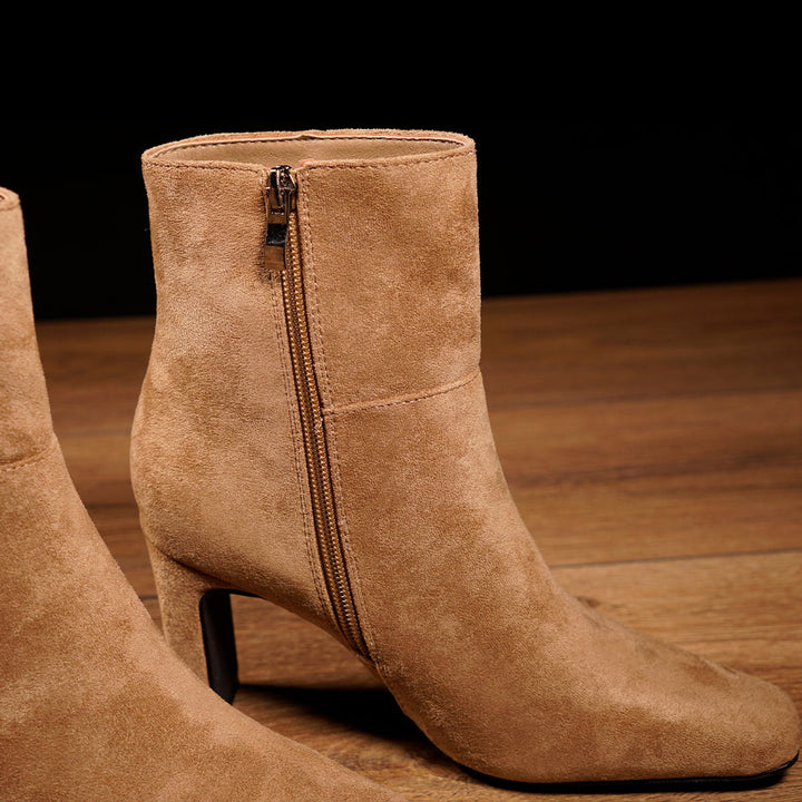 Damen Trachtenstiefelette Beige | Feminine Stiefelette mit spitzer Form und Absatz