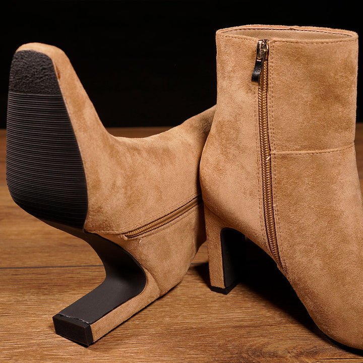 Damen Trachtenstiefelette Beige | Feminine Stiefelette mit spitzer Form und Absatz