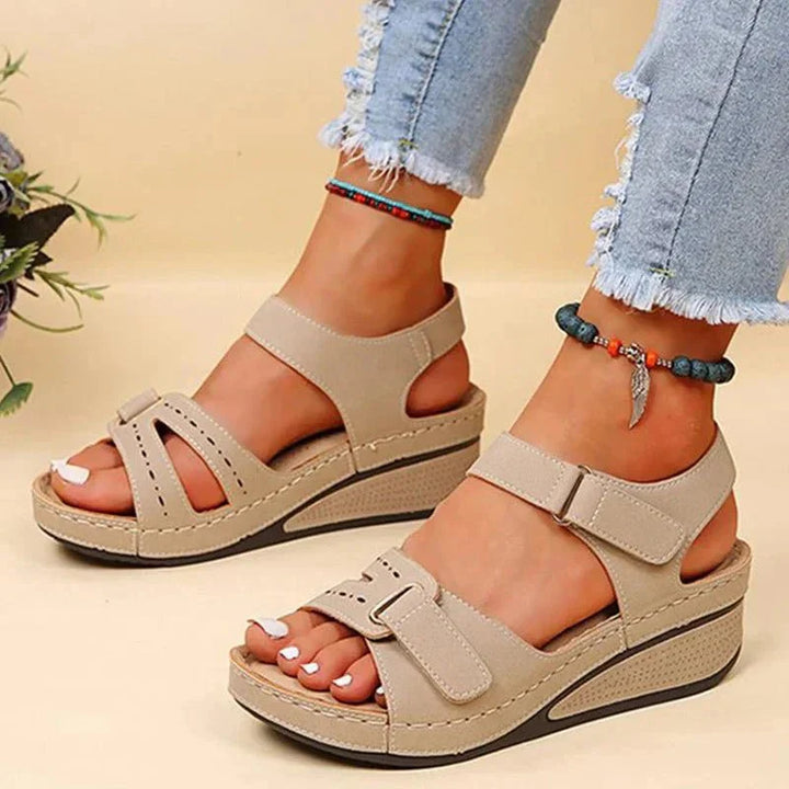 Women’s platform sandals with adjustable straps | Open toe, padded footbed | Non-slip sole, comfortable for everyday