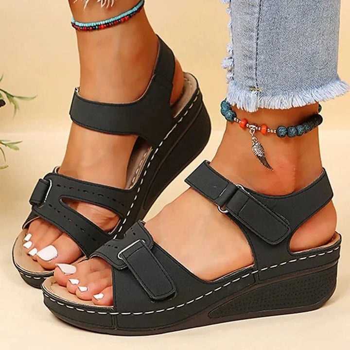 Women’s platform sandals with adjustable straps | Open toe, padded footbed | Non-slip sole, comfortable for everyday