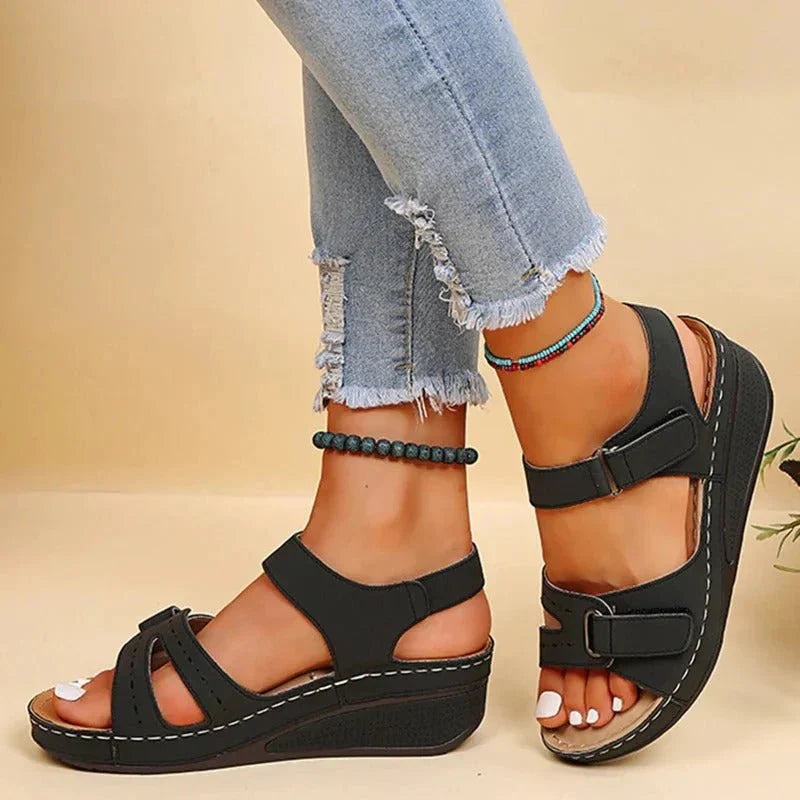 Women’s platform sandals with adjustable straps | Open toe, padded footbed | Non-slip sole, comfortable for everyday