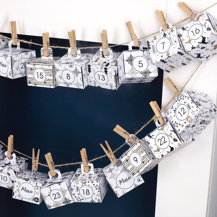 Adventskalender zum Befüllen mit Namen | 24 personalisierte Geschenkschachteln in Gold, Schwarz und Weiß zum Aufstellen oder Aufhängen
