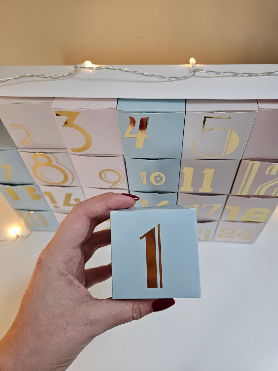 Anti-Stress Adventskalender | Skillsflow Weihnachtskalender mit über 24 Überraschungen | Fidget-Ring, Handschmeichler und Akupressurbälle