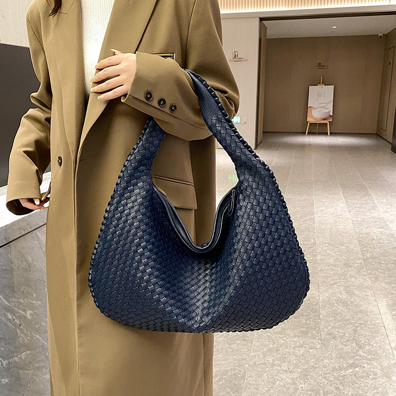 Damen Tragetasche | Geflochtene Handtasche aus veganem Leder mit großem Hauptfach