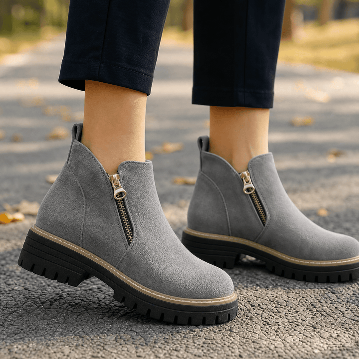 Damen Chelsea-Stiefeletten | Breite Zehenbox, seitlicher Reißverschluss und stabiler 4-cm-Blockabsatz