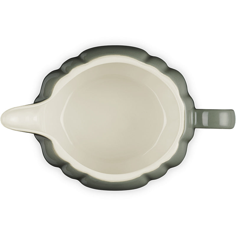 Sauciere aus Steinzeug 400 ml | Le Creuset Kürbisdesign in Thyme Grün mit Deckel | Tropffreier Ausgießer und ergonomischer Griff